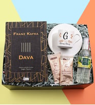 Kişiye Özel Vintage Harf Fincan & Dava Kitabı & 150ml Sprey Kolonya & 2'li Tek İçimlik Türk Kahvesi Hediye Seti