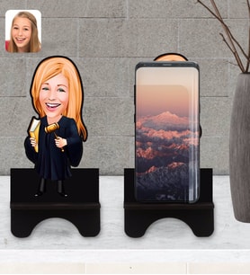 BK Gift Kişiye Özel Kadın Hakim Karikatürlü Ahşap Biblo Telefon Standı-1