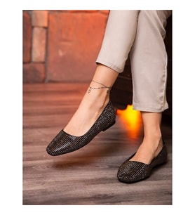 Beyaz (Shoes) Taş Detaylı Kadın Babet SİYAH