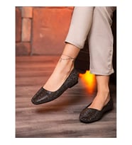 Beyaz (Shoes) Taş Detaylı Kadın Babet SİYAH