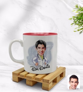 BK Gift Kişiye Özel Erkek Doktor Karikatürlü İçi Kırmızı Renkli Kupa Bardak Model 1