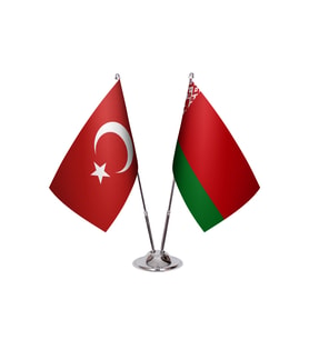 Beyaz Rusya İkili Masa Bayrağı