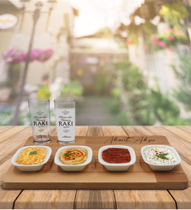BK Gift Kişiye Özel Olursa Olur Tasarımlı 2’li Rakı Bardağı ve Meze Tabaklı Doğal Masif Ahşap Servis Sunum Tepsisi Model 1