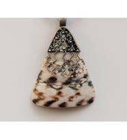 Triangle Rain Sedef Kolye Ucu
