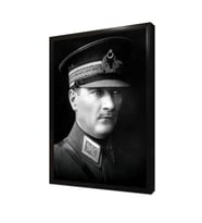 Askeri Kıyafetiyle Genç Atatürk Çerçeveli Mdf Tablo
