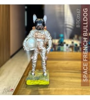 Tam astronot kıyafeti giymiş uzay Fransız bulldog figürü – el yapımı heykel- Mükemel Özgün Tasarım
