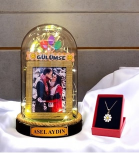 Kişiye Özel Tasarım Led Işıklı Fanus Seti  GÜLÜMSE Temalı ve Papatya Kolyeli