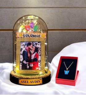 Kişiye Özel Tasarım Led Işıklı Fanus  Kelebek Kolyeli GÜLÜMSE Temalı
