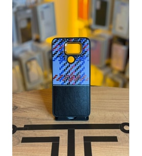 Redmi Note 9 Uyumlu Piksel Desenli ve Deri Detaylı Premium Stil Kılıf (Siyah)
