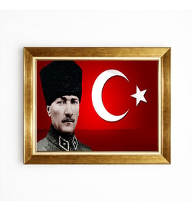 Tablore Askeri Üniformalı Atatürk ve Ay Yıldız Gold Çerçeveli Tablo - Kırmızı Zemin Türk Bayraklı Atatürk