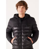 Wrangler Kapüşonlu Regular Fit Siyah Erkek Şişme Mont - W232008001