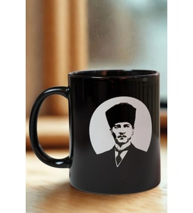 Atatürk Sevgisiyle Siyah Porselen Kupa, Özel Tasarım Portre Kalpli Baskılı 330 ml