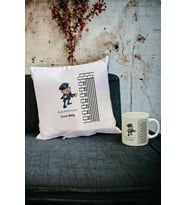 Gardiyan Kupa Bardak ve Yastık Set (Beyaz)