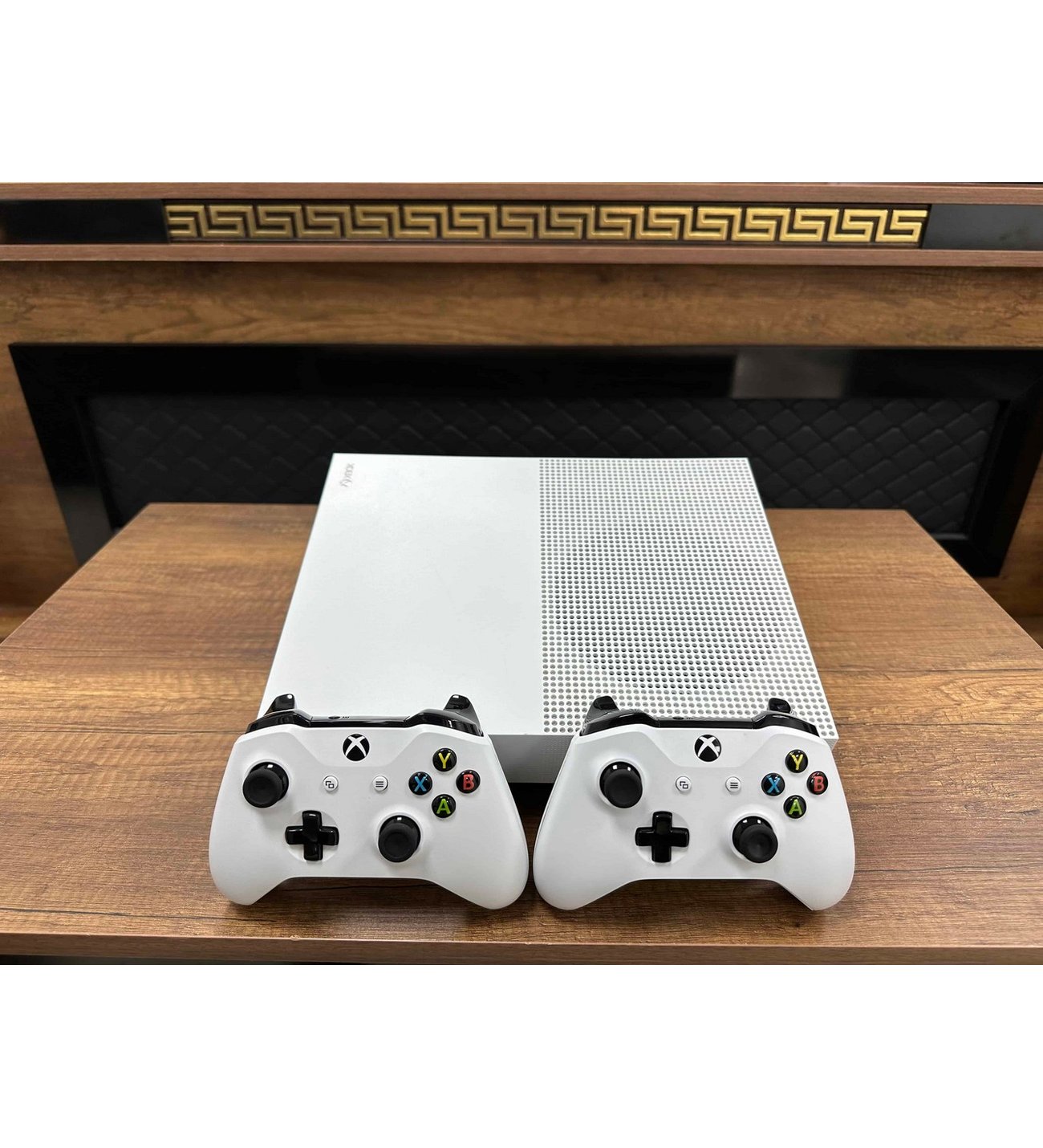 Microsoft Xbox One S 1TB Çift Kol (İKİNCİ EL)
