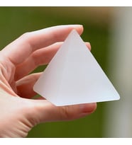 Selenit Taşı Piramit Kütle - 6 cm