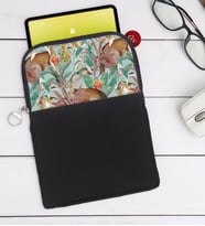 BK Gift Zürafa ve Kanguru Tasarımlı Taşınabilir Koruyucu Tablet Kılıfı & Organizer Çanta - Siyah-1