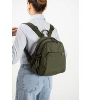 Kadın Sırt Çantası Ultra Hafif Paraşüt Kumaş Su İtici Kumaş Günlük Sırt Çantası Ölçüsü 30*24 Cm
