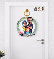 BK Gift Kişiye Özel Tesettürlü Aile Karikatürlü Ahşap Kapı Süsü-1