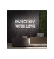 INJECTED WITH LOVE Yazılı ve Şekilli Neon Tabela