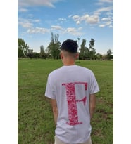 F Harfli Öpücük Kiss Design Tişört (Beyaz)
