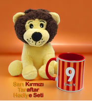 Kişiye Özel Sarı Kırmızı Şeritli Taraftar Kupa & Hediyelik Sevimli Peluş Aslan 22cm Hediye Seti