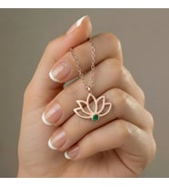 925 Ayar Gümüş Kişiye Özel 14 Ayar Altın Kaplama Rose Rengi Doğum Taşlı Lotus Kolye