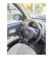 Dikişli Direksiyon Kılıfı Siyah/bej Deri Siyah Dikişli Nissan Micra İçin