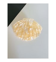 SEDEFLİ İSTİRİDYE KABUĞU MANDAL TOKA KREM ACR9334
