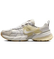 Nike V2K Run Womens Walking Shoes Reflektörlü Kadın Yürüyüş Ayakkabısı Krem