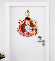 BK Gift Kişiye Özel Bebek Karikatürlü Çocuk Odası Ahşap Kapı Süsü-4