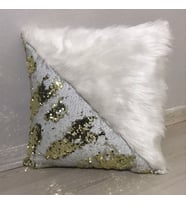 YILMAZHOME Pullu Peluş Üçgen Kırlent Kılıfı