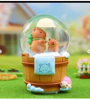 Sevimli Kapibara Orta Boy Işıklı Müzikli Kar Küresi