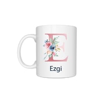 Kişiye Özel Renkli Çiçekli Harf Baskılı İsimli Kupa (Beyaz)