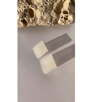 Sedefli Beyaz Renkli Büyük Boy Kare Şekil Gold Aksesuarlı Epoksi Küpe El Yapımı Hediyelik
