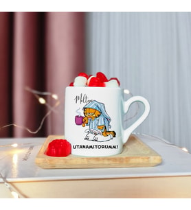 Garfield ( Uyanamıyorum ) Tasarımlı Ahşap Tabaklı Kişiye Özel Türk Kahvesi Fincanı