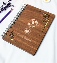 Kişiye Özel Uçan Balon Desenli Ahşap Kapaklı Defter - Ajanda - İsme Özel - A5 60 Yaprak (120 SAYFA) Hediyelik (Gold)