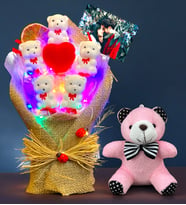 Kişiye Özel Fotoğraflı Led Işıklı Buket ve Peluş Ayıcık Anahtarlık Hediye Seti (Model 2)