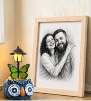 Kişiye Özel Karakalem Fotoğraflı Ahşap Çerçeve ve Baykuş Tasarımlı Masa Lambası Hediye Seti
