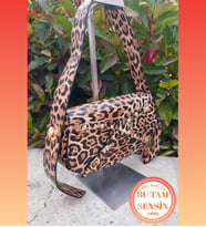 Leopar Desenli Kadın Çift Kademeli Özel Kilit Askı Sistemli MANC Model Baget Omuz Çantası (Leopar)