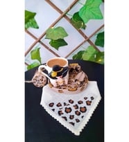 🐆 Etamin Peçeteli Leopar Desenli El Yapımı Kahve Seti (Tek Kişilik)