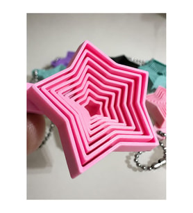 Alvera Yıldız Fidget Anahtarlık – Hareketli Stres Oyuncağı ve Çanta Aksesuarı - Pembe