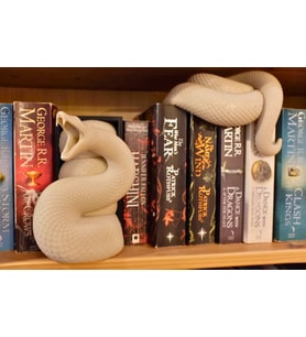 2 Parçalı Gerçek Ayrıntılara Sahip Yılan Kitap Tutucu Kitap Tutucu BOOK NOOK Taş Döküm Ağır Ürün
