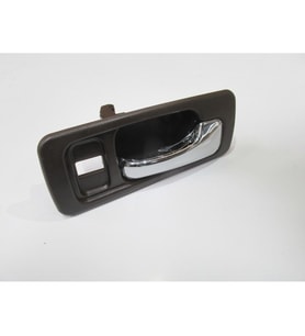 HONDA ACCORD- 90/93; ÖN KAPI İÇ AÇMA KOLU SAĞ KAHVERENGİ (ELCEĞİ NİKELAJLI) (HUSHAN) 72125-SM4-003Z-