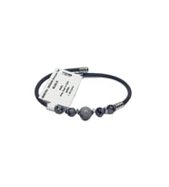 JTSS26BLK1776 PASLANMAZ ÇELİK BİLEZİK SİLİKON KAPLAMA OBSİDYEN VE HEMATİT DOĞALTAŞLI GARANTİLİ JANTİ BİLEKLİK