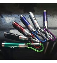 24 ADET 3İN1 YÜKSEK KALİTE IŞIKLI ANAHTARLIK LAZERLİ + MOR IŞIK + BEYAZ LED IŞIKLI ANAHTARLIK 7 CM