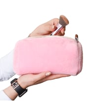 Peluş Makyaj Çantası (Kısa Tüylü) – Kadınlar İçin En Yeni Makyaj Çantası Modeli (Pembe)