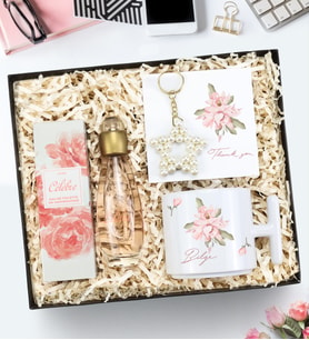 Kişiye Özel T Kupa & İnci Yıldız Anahtarlık & Avon Celebre Parfüm Kadına Hediye Seti