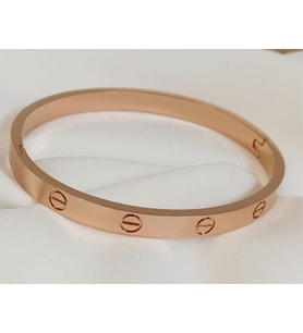 Anti Alerjik Cartier Kelepçe Bileklik Rose Gold Günlük Kullanımına Uygundur Kombinelerinizi Tamamlayın Popüler Trend Hediye Aksesuar Bijuteri Hediyelik Doğum Günü Yıldönümü Bileklik Setleri Hediyeleri Kız Bayan Bujiteri