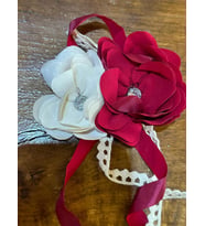 10X6 CM EKRU KIRMIZI GÜLLÜ TAŞLI BROŞ YAKA İĞNESİ