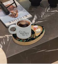 BK Gift Kişiye Özel Çiçekler Tasarımlı Doğal Ahşap Tabaklı Türk Kahvesi Fincanı Sunum Seti Model 2
